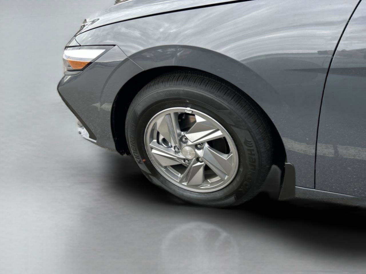 New 2026 Hyundai Elantra SEL Sport Premium FWD image 15