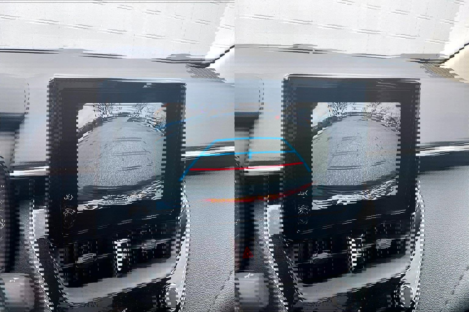 Used 2025 Toyota Corolla LE image 26