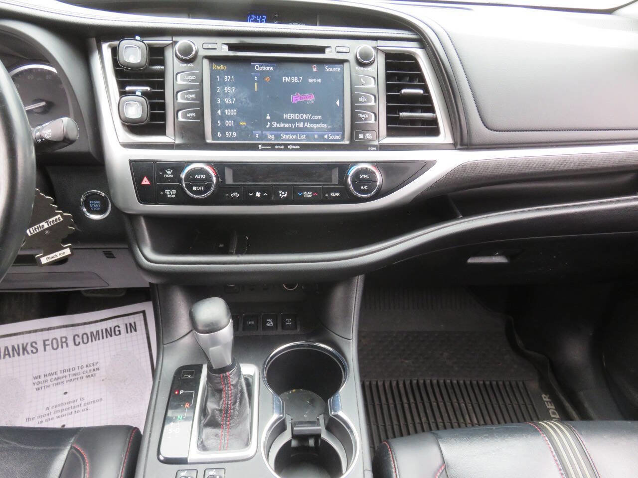 Used 2019 Toyota Highlander SE image 15