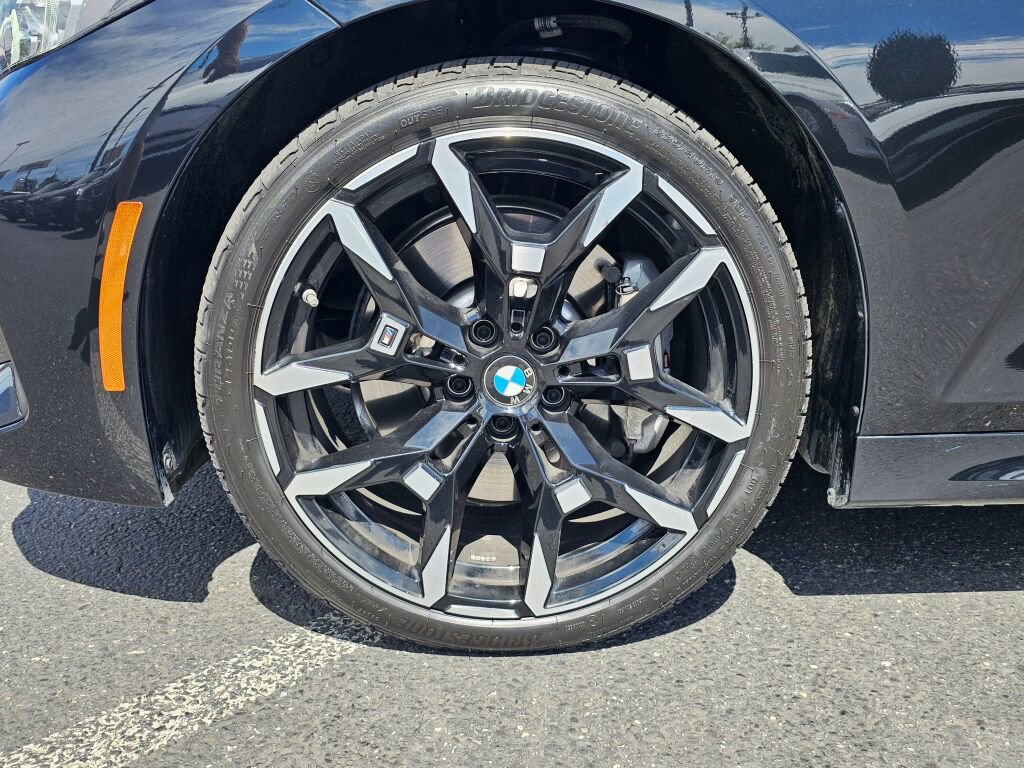Used 2025 BMW 330i xDrive Sedan w/ M Sport Package image 9