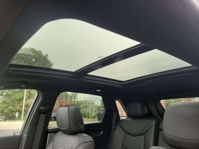 Certified 2022 Cadillac XT5 Premium Luxury w/ Technology Package AWD/4WD image 24