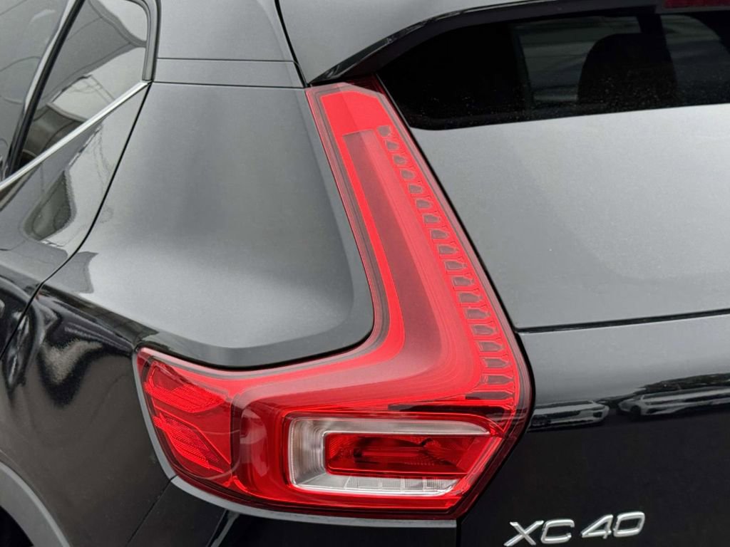 Used 2022 Volvo XC40 T5 Inscription w/ Advanced Package AWD/4WD image 11