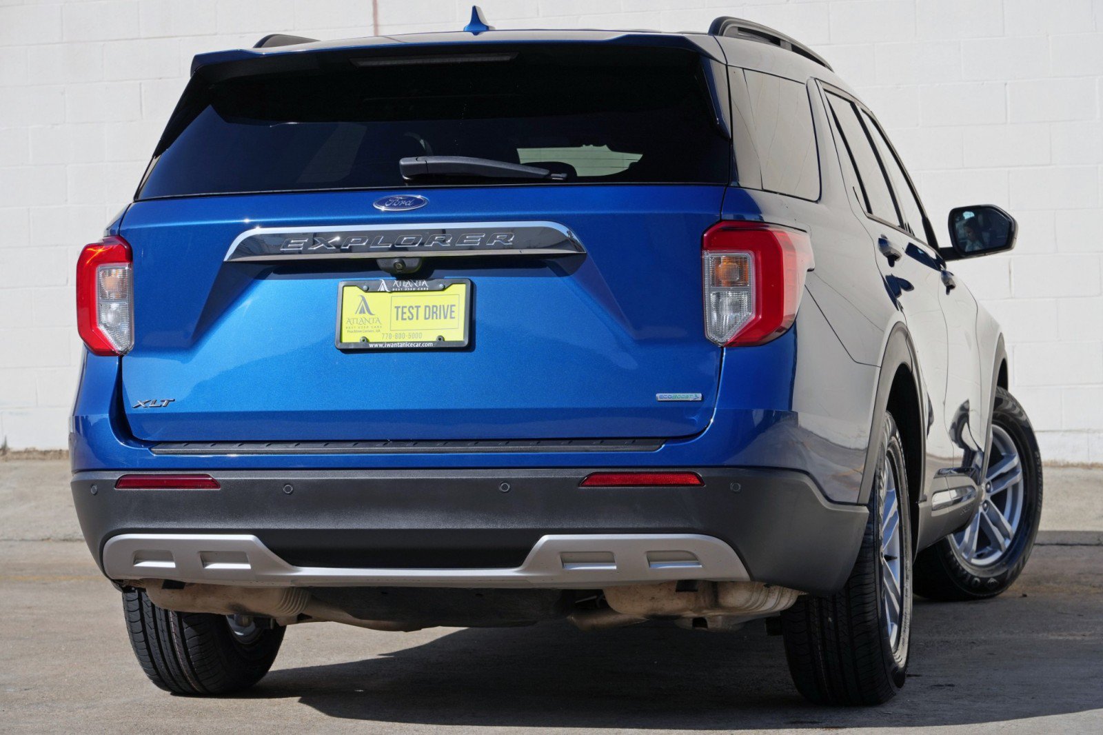 Used 2020 Ford Explorer XLT w/ Equipment Group 202A RWD image 4
