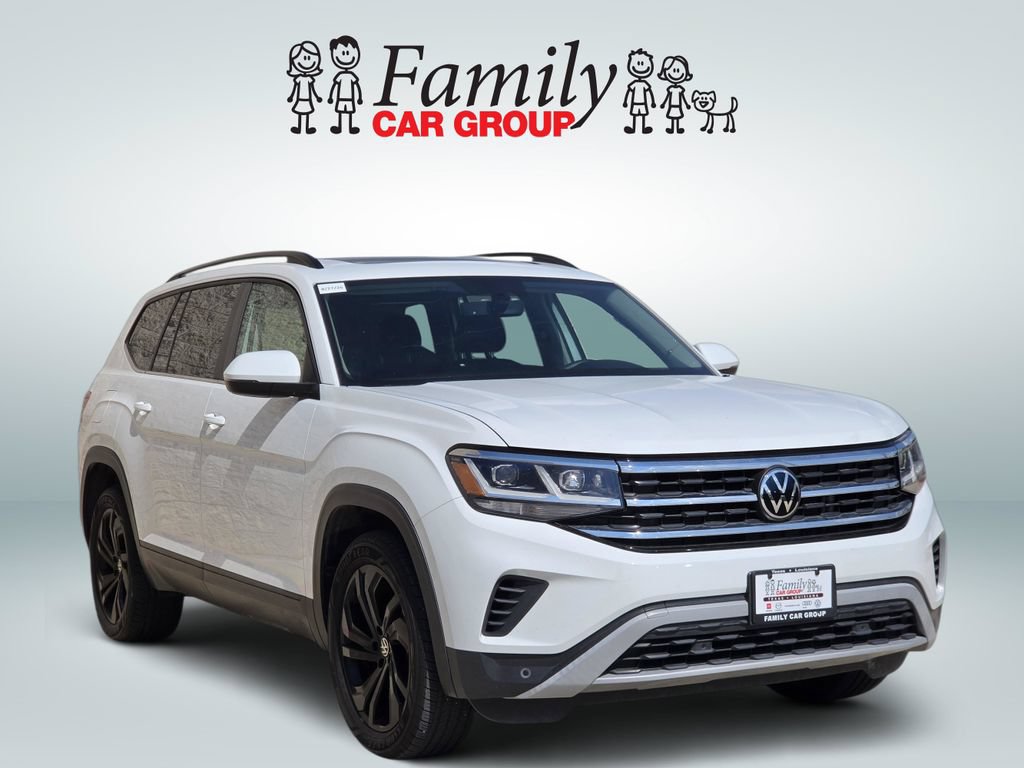 Used 2023 Volkswagen Atlas SE w/ Panoramic Sunroof Package FWD image 2