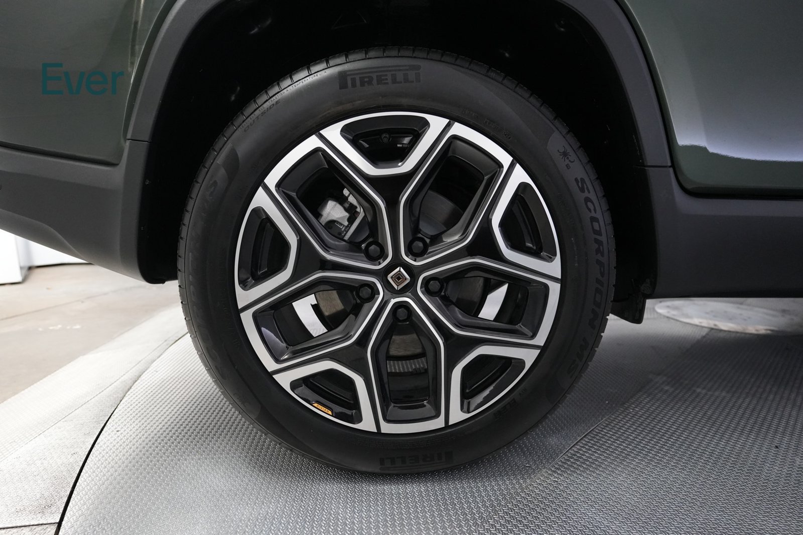 Used 2025 Rivian R1T Adventure Dual AWD/4WD image 19