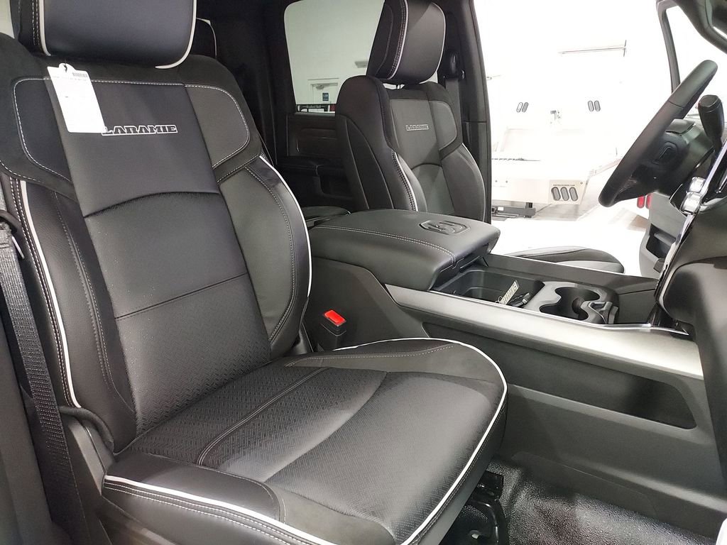 New 2026 RAM 5500 Tradesman w/ Laramie Trim Package image 30