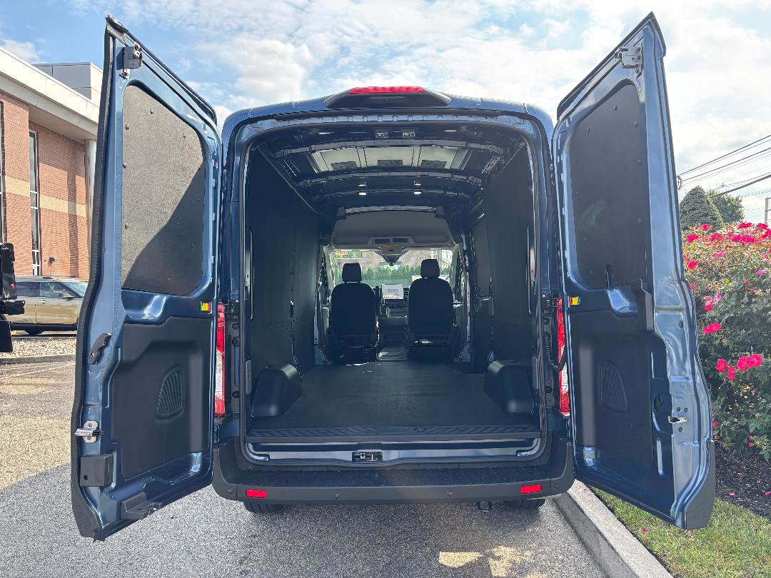New 2025 Ford Transit 250 148 Medium Roof image 10