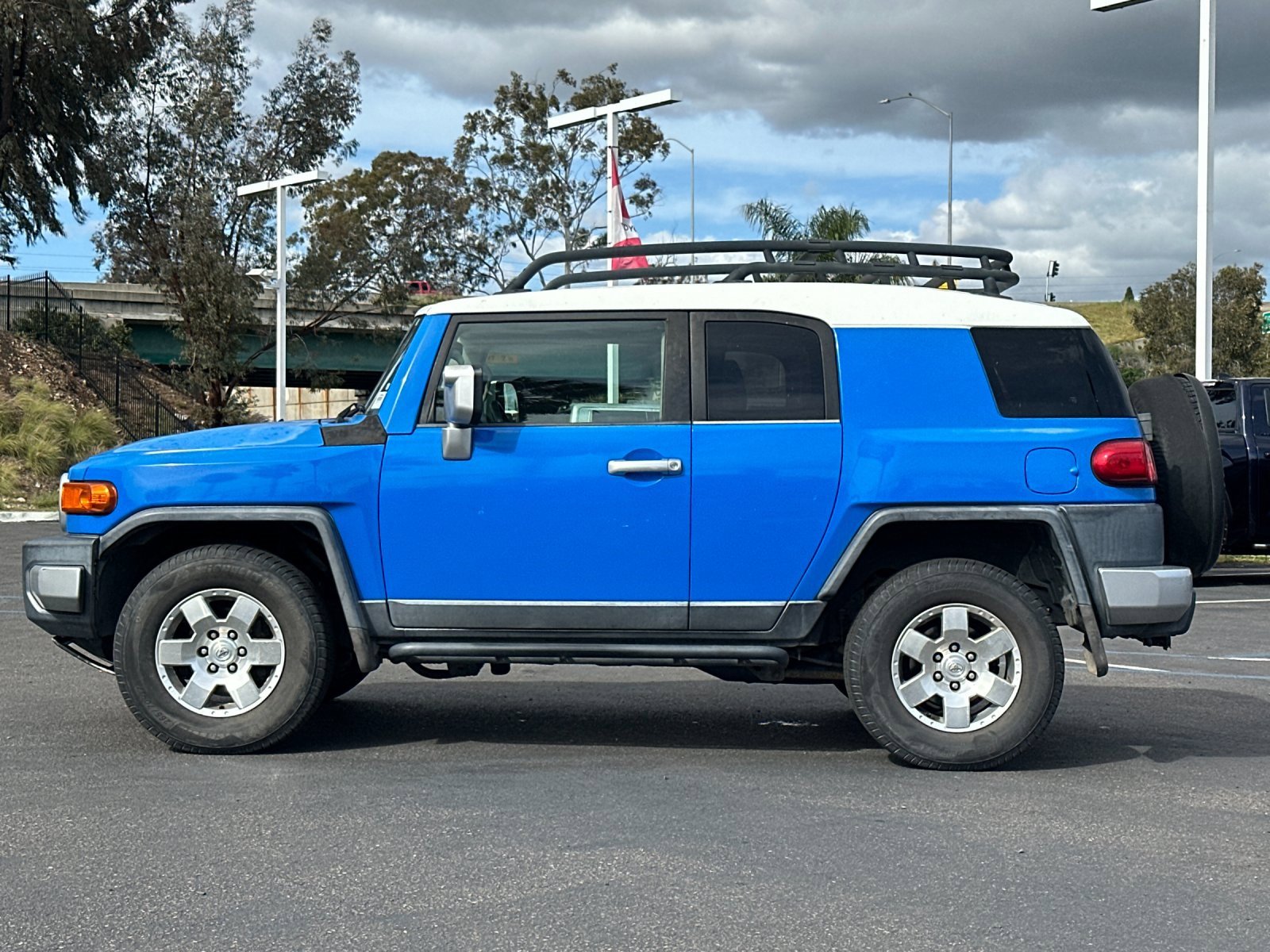 Used 2007 Toyota FJ Cruiser 4WD image 2