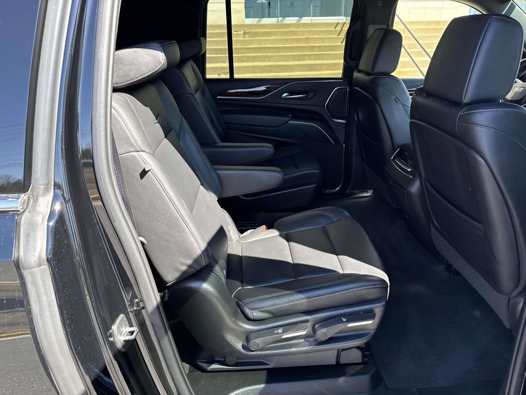 Used 2022 Cadillac Escalade ESV Luxury image 20