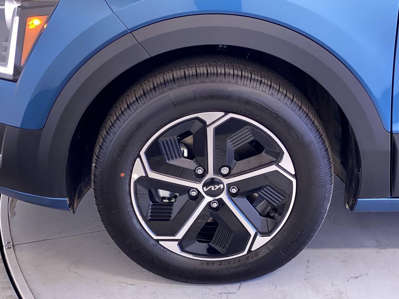 New 2026 Kia Niro EX FWD image 12