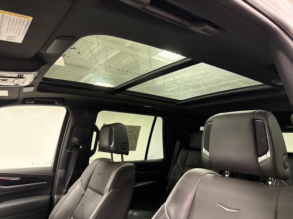 Used 2023 Cadillac Escalade Sport w/ LPO, ONYX Package AWD/4WD image 27