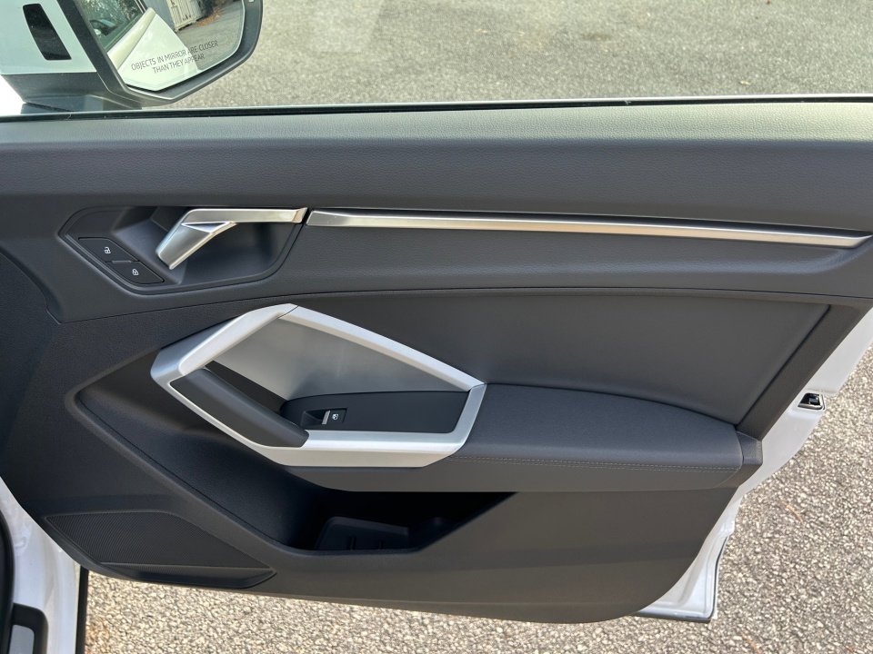 Certified 2025 Audi Q3 2.0T Premium w/ Convenience Package image 31