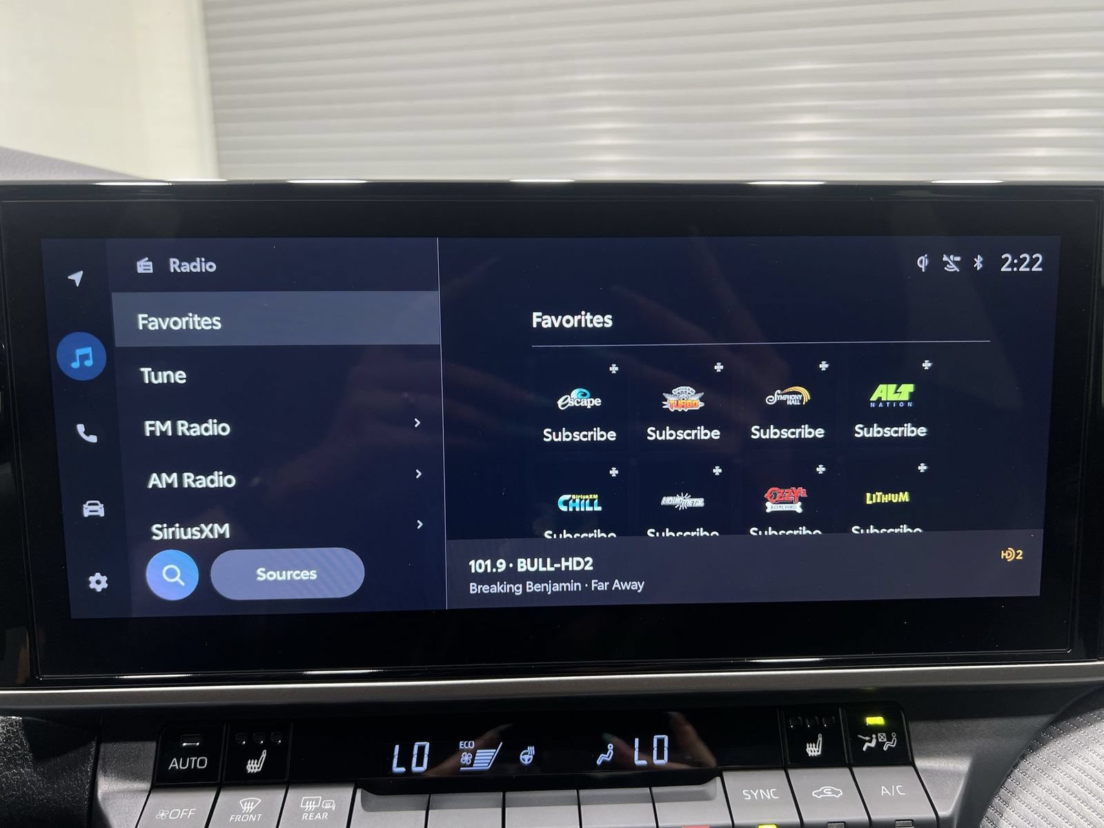 Used 2025 Toyota Camry SE w/ Multimedia Upgrade Package AWD/4WD image 16