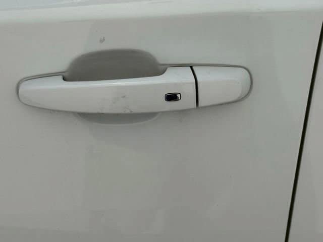 Certified 2023 Chevrolet Traverse LS FWD image 18