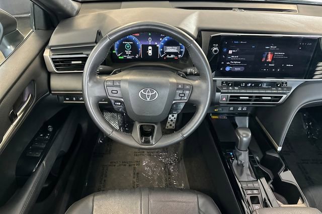 Used 2025 Toyota Camry XSE FWD image 16