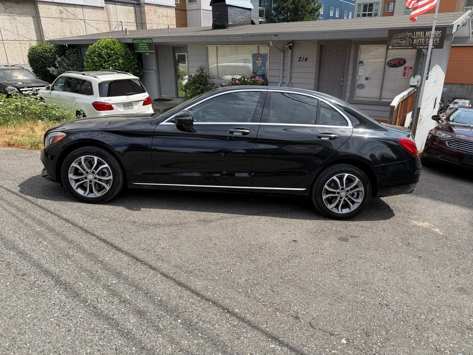 Used 2016 Mercedes-Benz C 300 4MATIC Sedan image 9