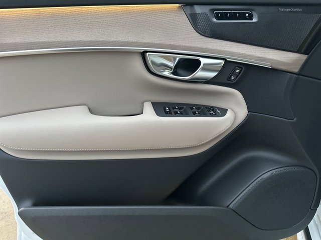 New 2026 Volvo XC90 B6 Plus w/ Protection Package image 11