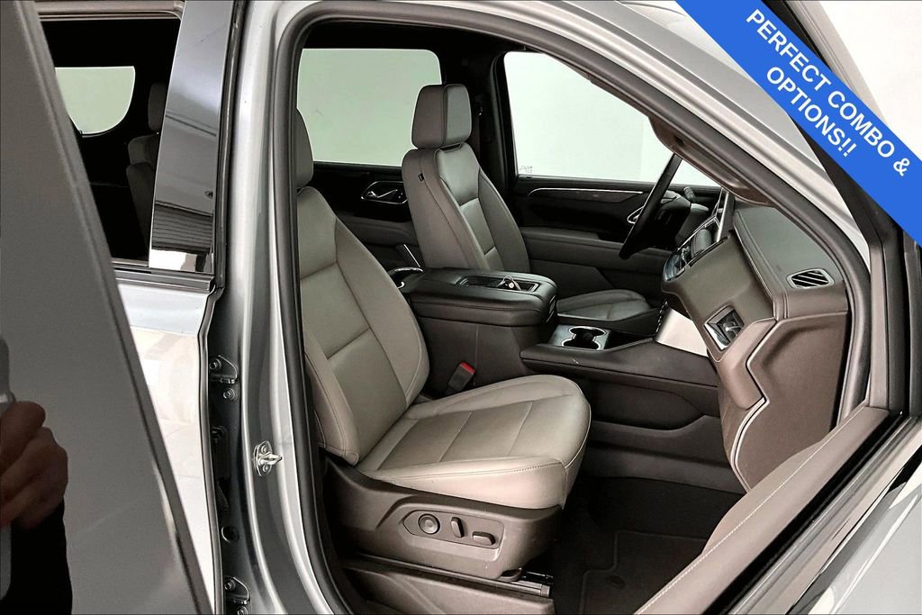 Used 2024 Chevrolet Suburban Z71 w/ Luxury Package image 11