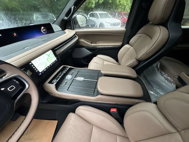 New 2027 Lincoln Navigator L Black Label AWD/4WD image 21