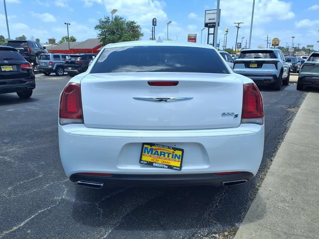 Used 2017 Chrysler 300 S RWD image 6