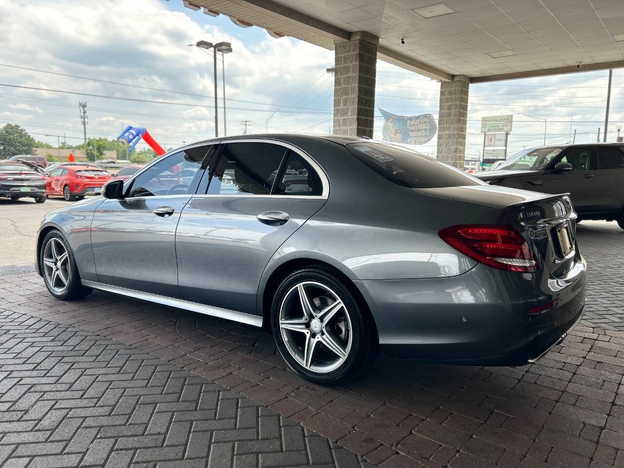 Used 2017 Mercedes-Benz E 300 4MATIC image 9