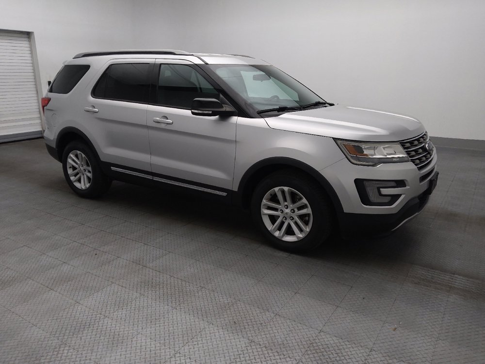 Used 2017 Ford Explorer XLT FWD image 11