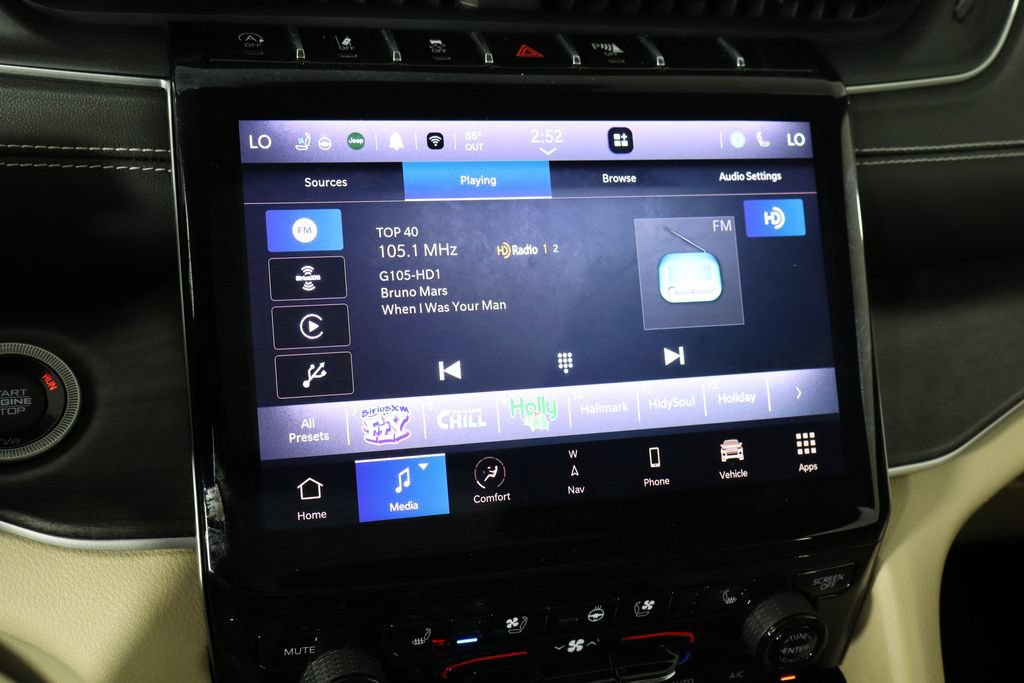 Used 2023 Jeep Grand Cherokee L Limited w/ Luxury Tech Group II AWD/4WD image 30