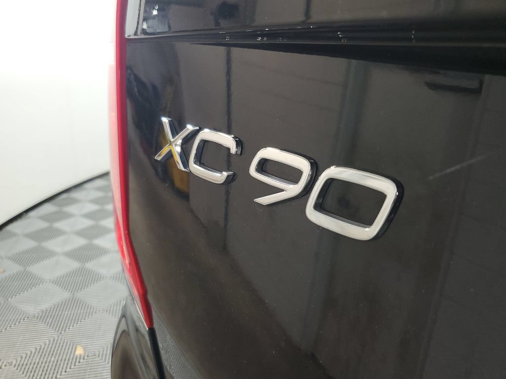 Certified 2025 Volvo XC90 B5 Plus w/ Protection Package AWD/4WD image 9