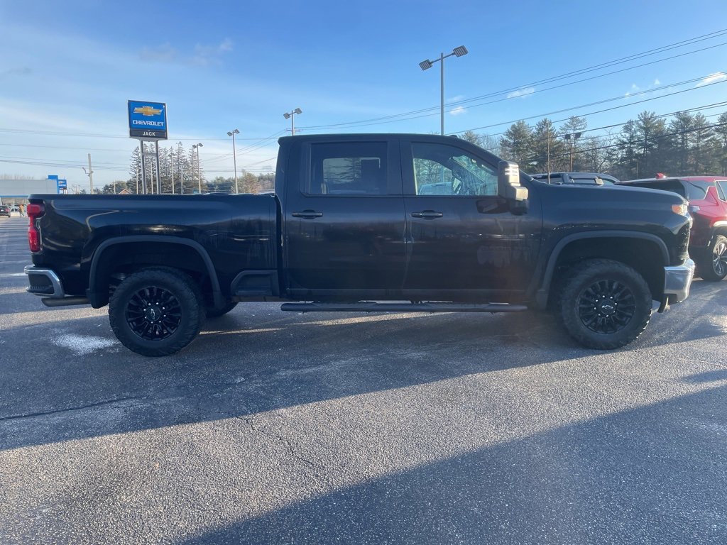 Used 2022 Chevrolet Silverado 2500 LT w/ Convenience Package image 8