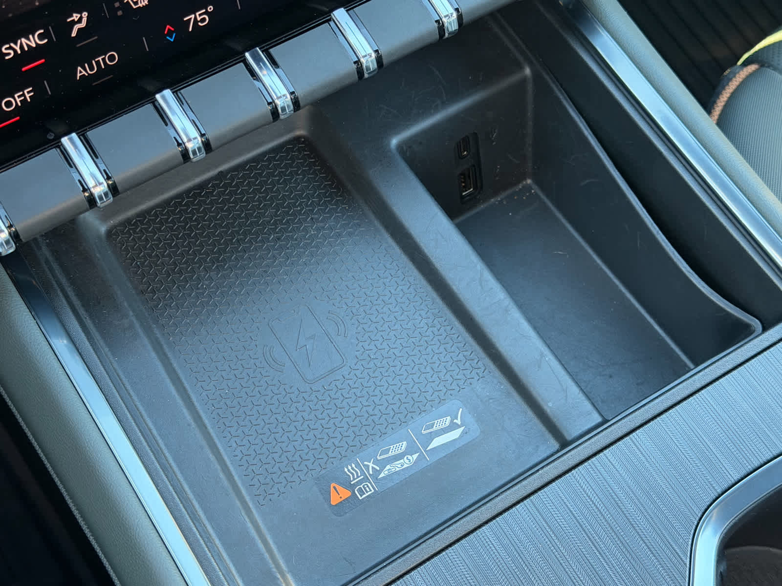 Used 2024 GMC Acadia AT4 w/ LPO, Floor Liner Package image 21