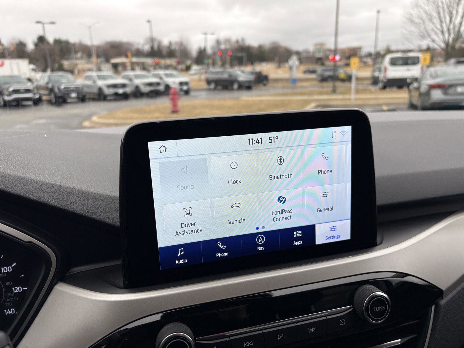 Used 2020 Ford Escape SE image 9