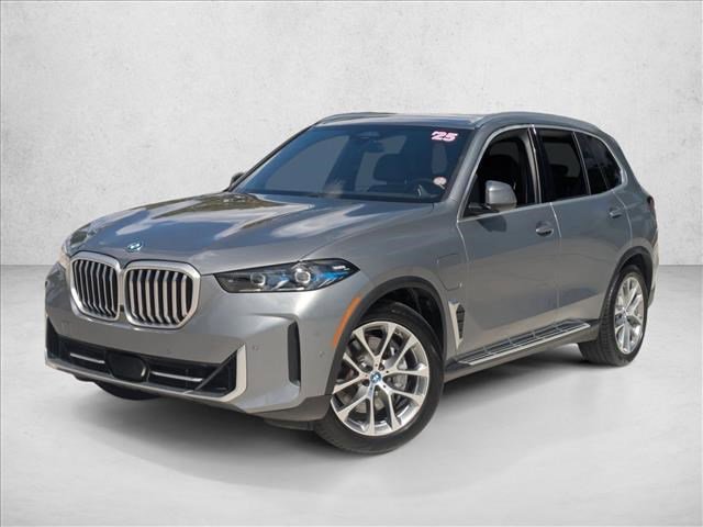 Used 2025 BMW X5 xDrive50e image 1