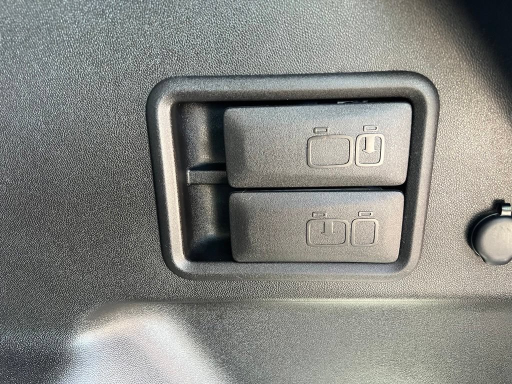 Used 2019 Chevrolet Equinox LT FWD image 23