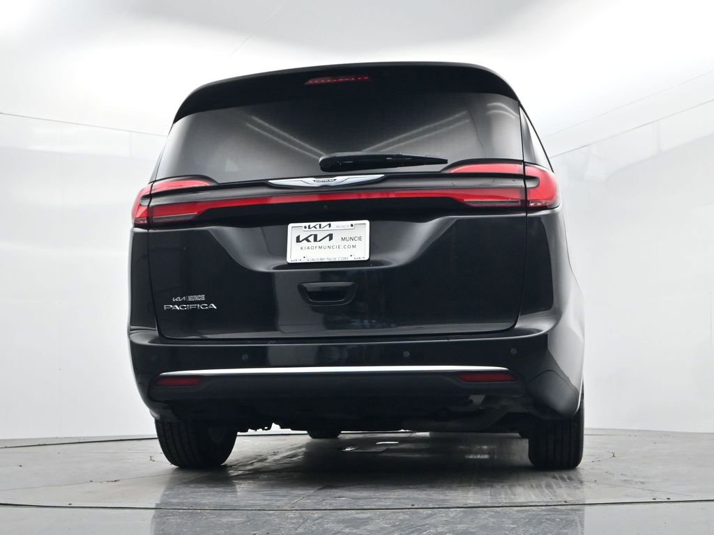 Used 2022 Chrysler Pacifica Touring-L image 38