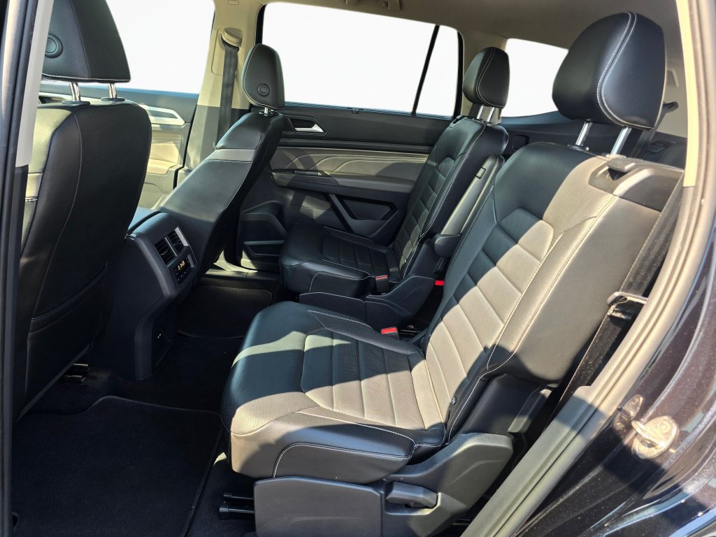 Used 2022 Volkswagen Atlas SEL Premium AWD/4WD image 19