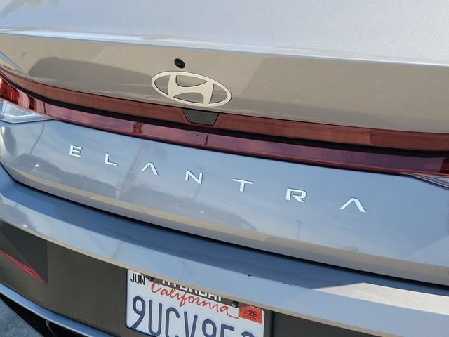 Certified 2025 Hyundai Elantra SE FWD image 25