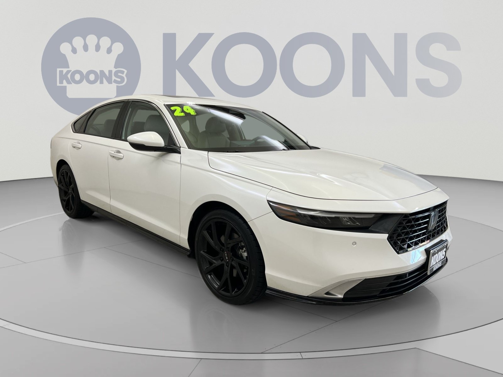 Used 2024 Honda Accord Touring image 2