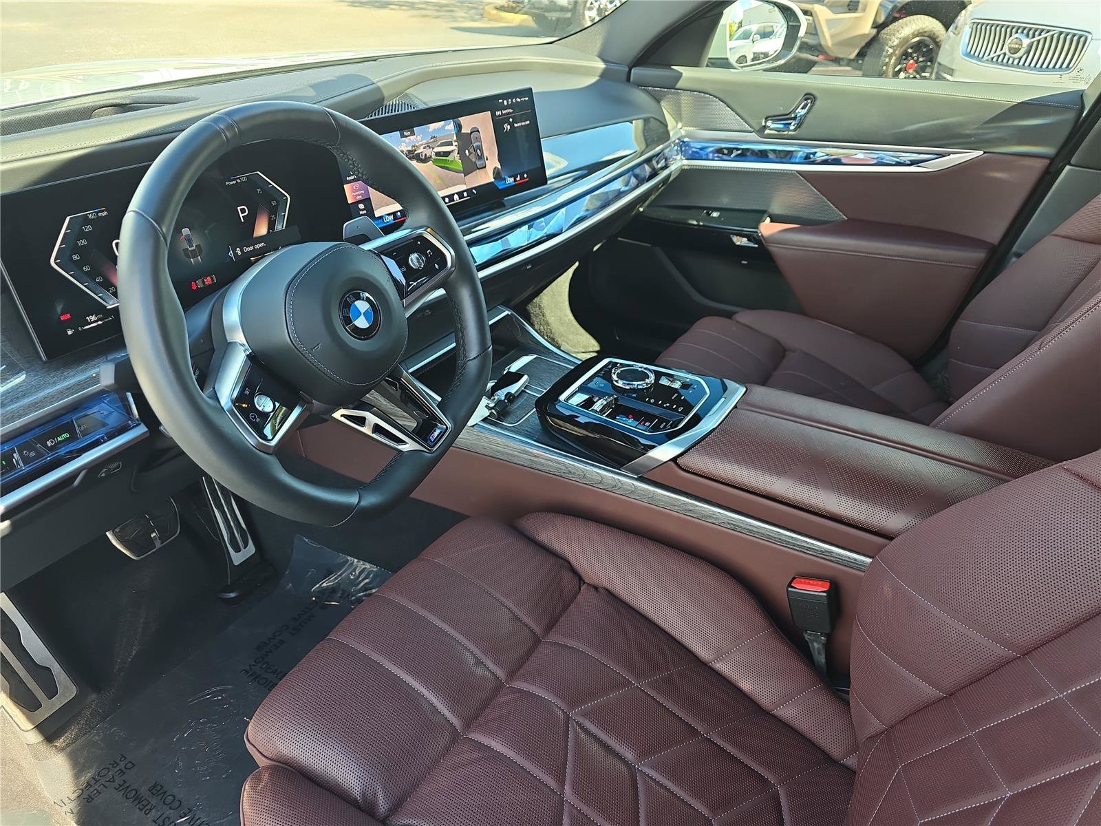 Used 2024 BMW 760i xDrive w/ Premium Package 2 AWD/4WD image 17