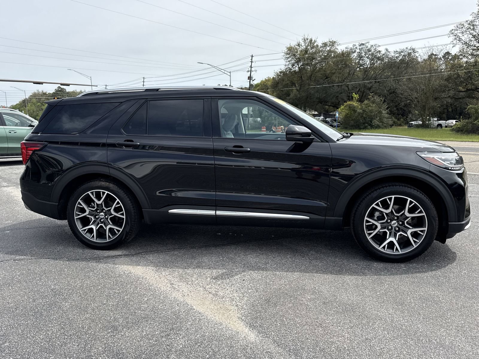 Used 2025 Ford Explorer Platinum w/ Ultimate Package RWD image 6