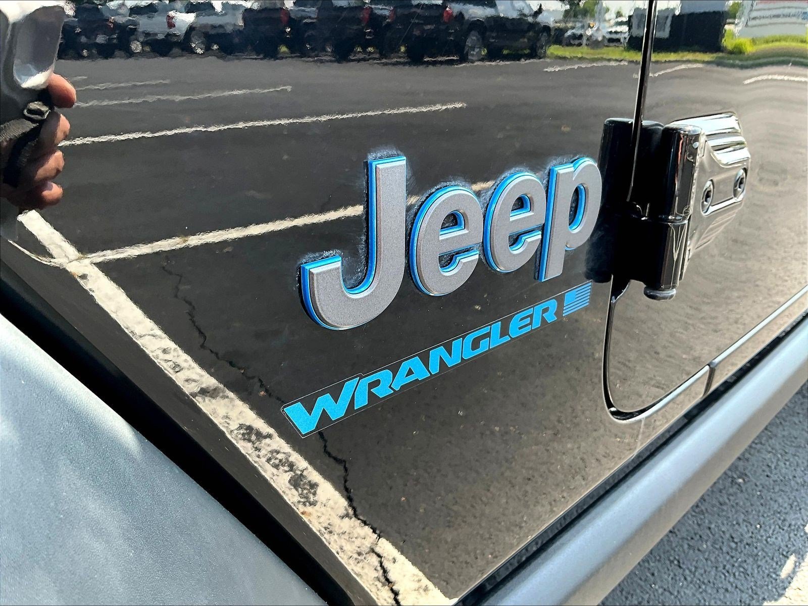 Used 2025 Jeep Wrangler Unlimited Rubicon 4xe w/ Convenience Group AWD/4WD image 37
