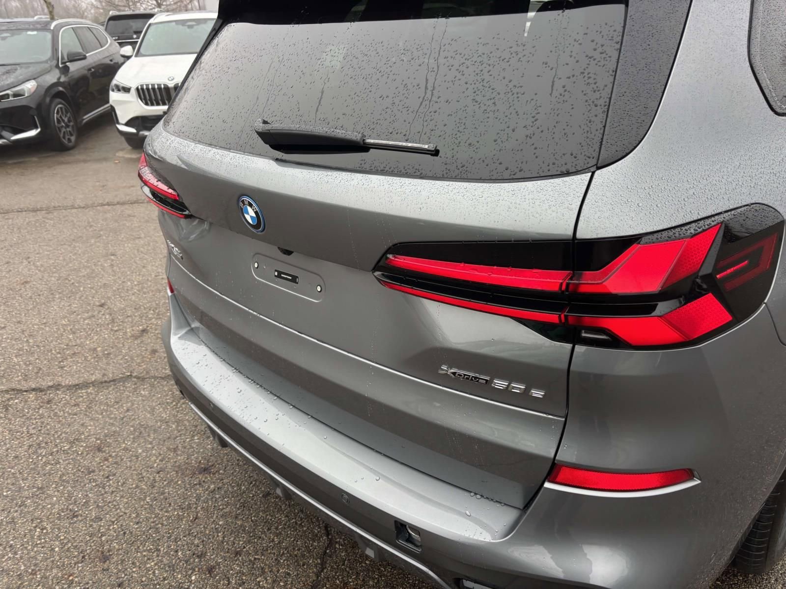 New 2026 BMW X5 xDrive50e w/ M Sport Package image 9
