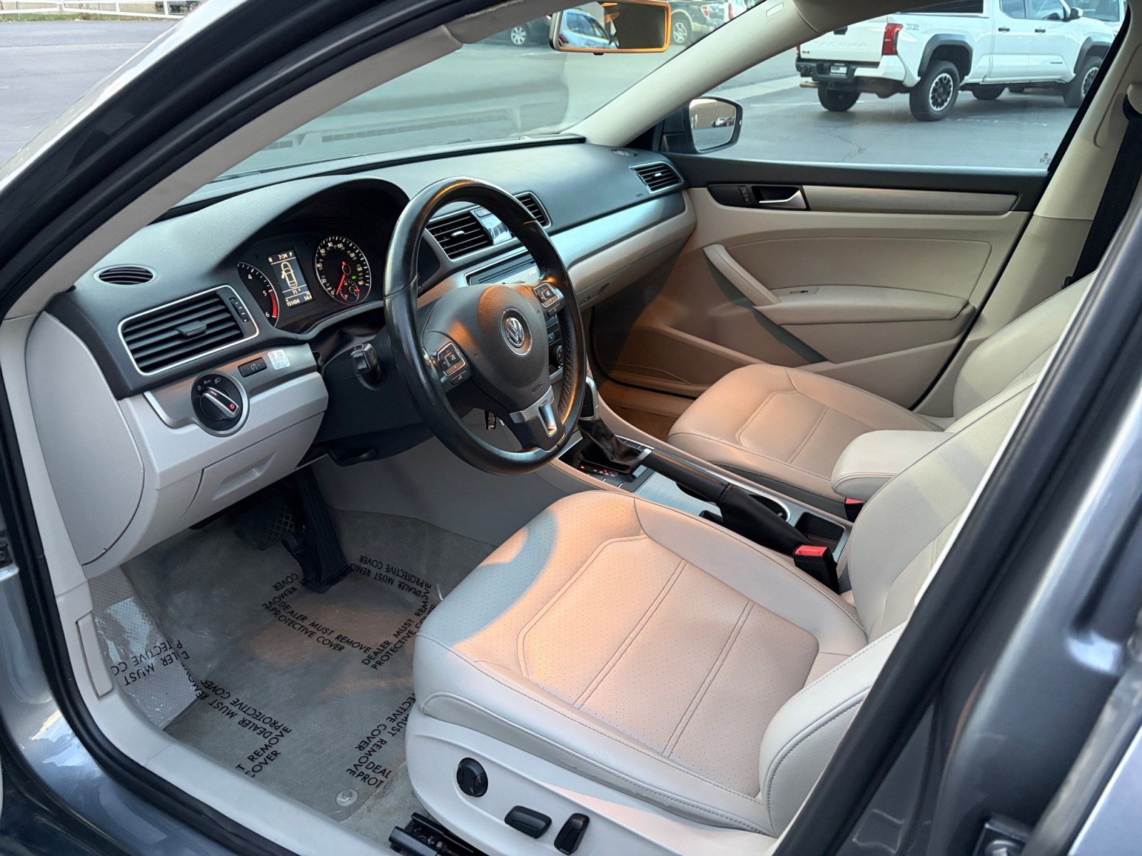 Used 2015 Volkswagen Passat TDI SE FWD image 9