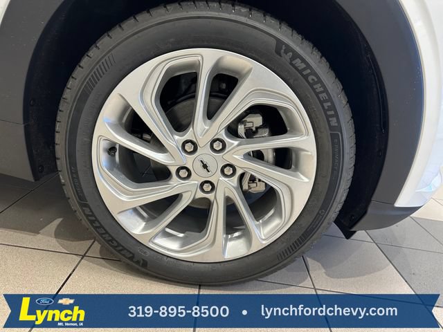 New 2027 Chevrolet Bolt LT w/ Comfort Package FWD image 18