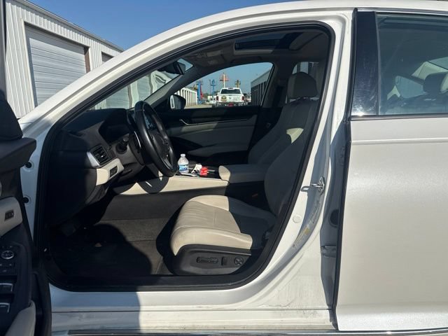 Used 2018 Honda Accord Touring image 4