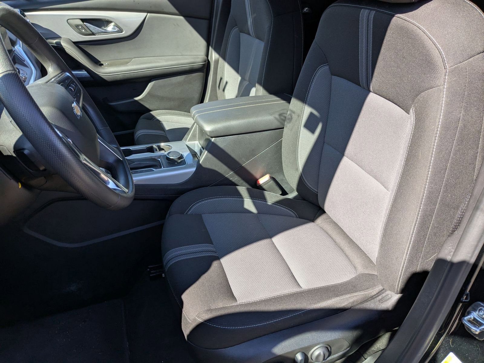 Used 2025 Chevrolet Blazer LT FWD image 20