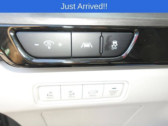 Used 2024 Kia Carnival EX FWD image 17
