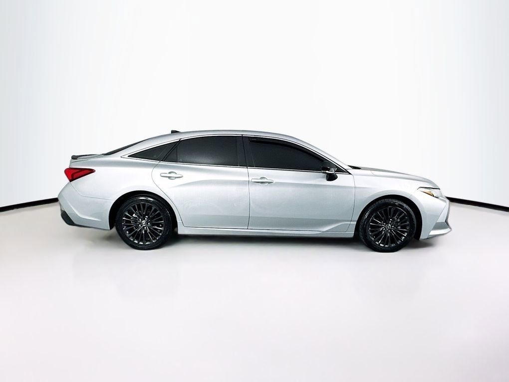 Used 2021 Toyota Avalon XSE image 11