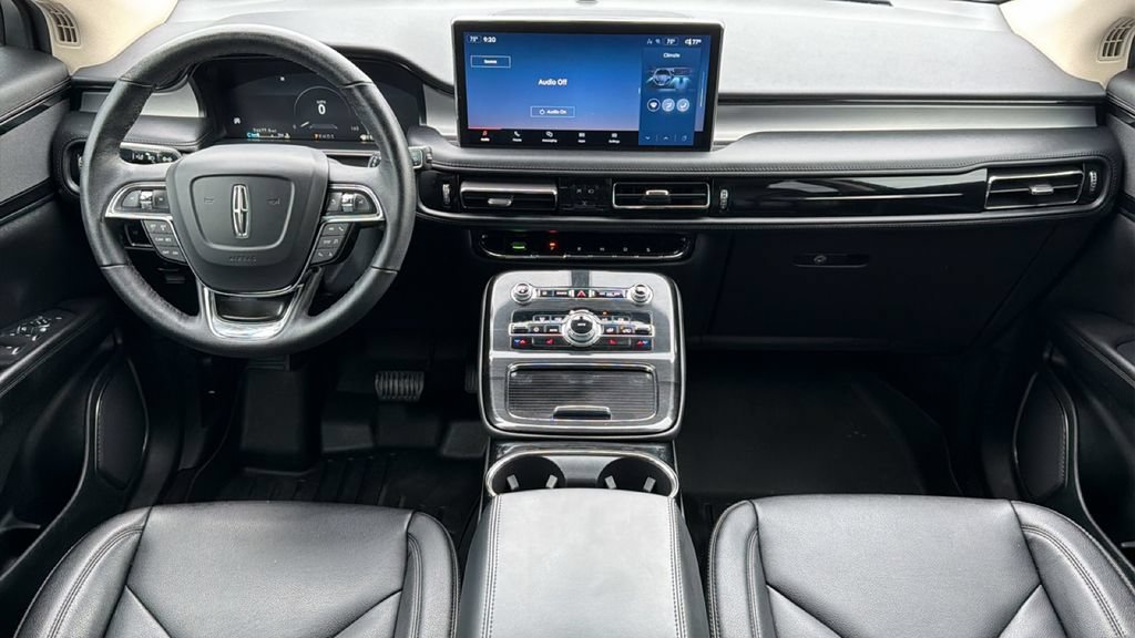 Used 2023 Lincoln Nautilus FWD image 25