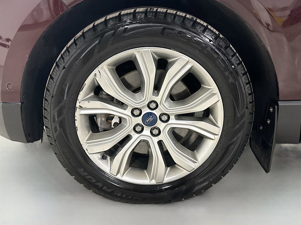 Used 2019 Ford Edge Titanium w/ Equipment Group 301A image 40