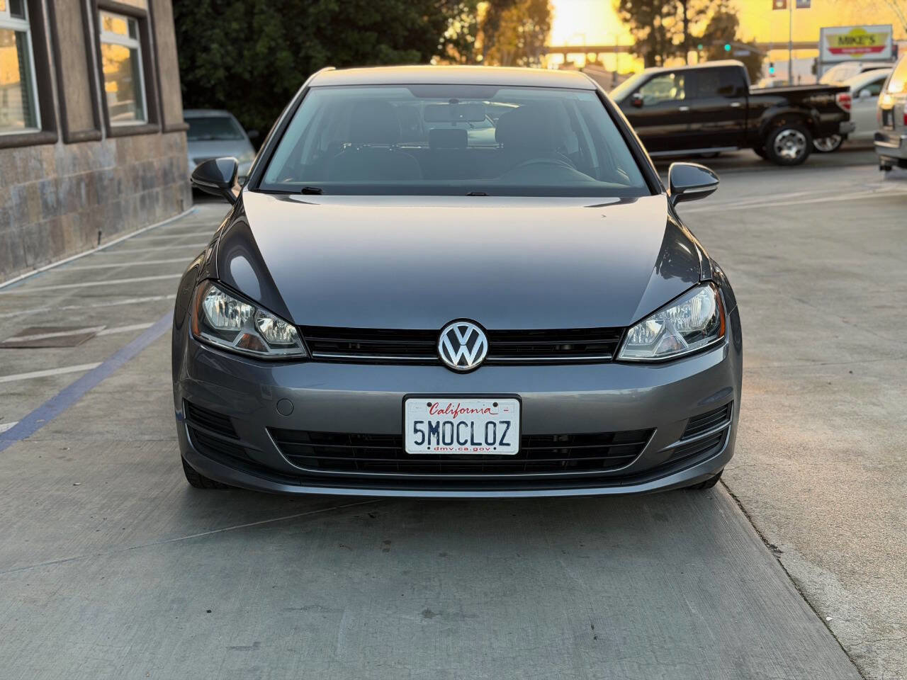 Used 2015 Volkswagen Golf Launch Edition image 3